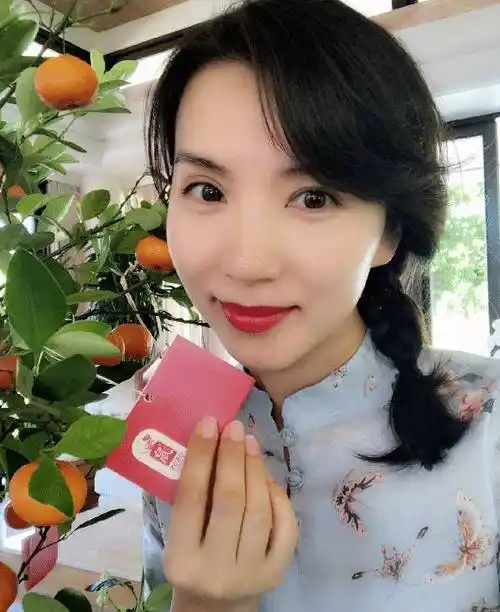 陈好近照晒出,身体发福满脸贵妇模样,网友:判若两人_豪门_范冰冰_事业