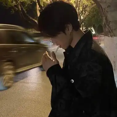 2021年男生最火的头像图片 帅哥